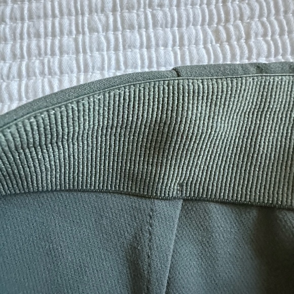 NWOT Vince Side Zip, High Waist Crop Legging with Straight Leg - SZ S - Picture 4 of 7